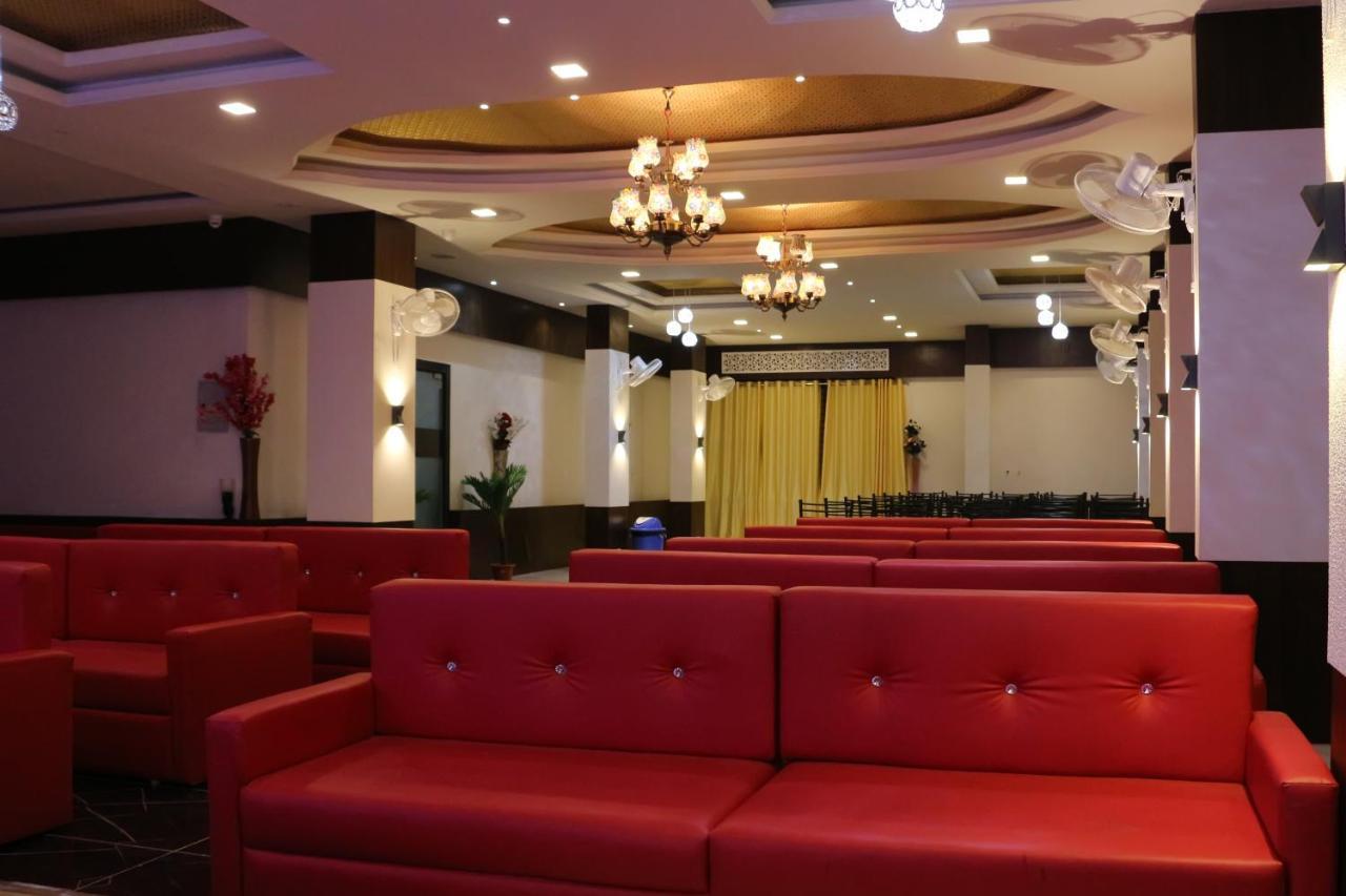 Hotel Shree Palace And Restaurant Ratlām Kültér fotó